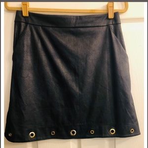 Symbl VII+ textured skirt size M(8-10)